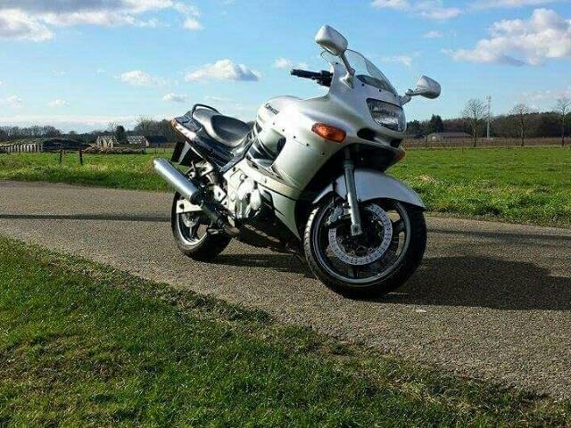 Kawasaki ZZ - R 600