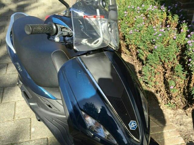 Piaggio Fly 50 bromscooter