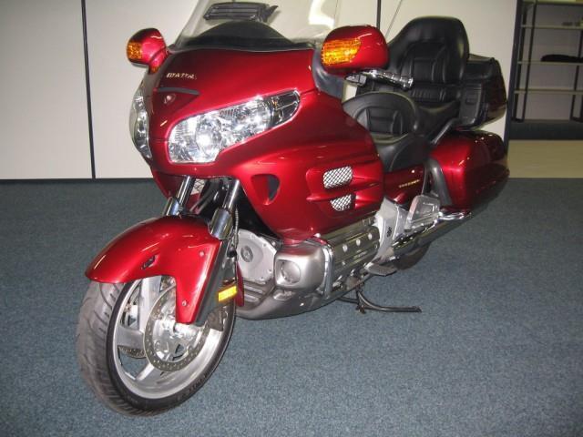 Honda GL 1800 Tour GOLD WING