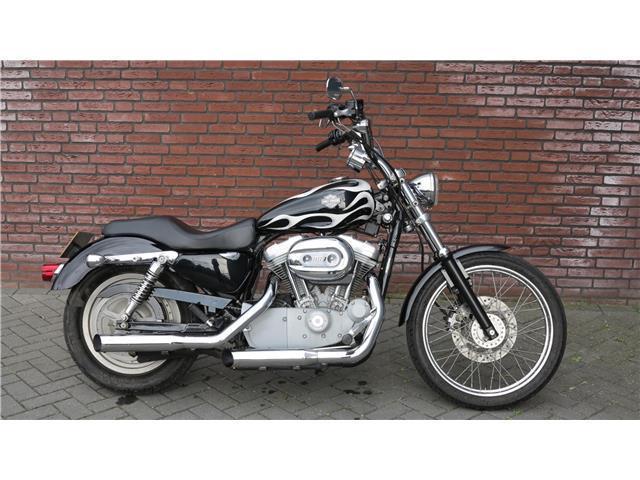 Harley-Davidson Sportster XL 883 Custom