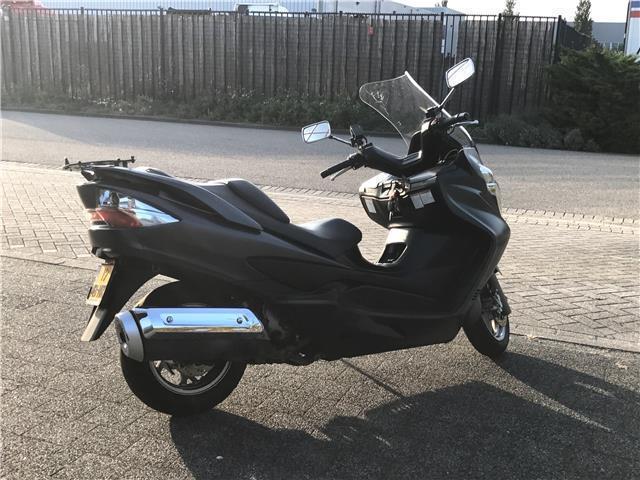 Suzuki Burgman 400