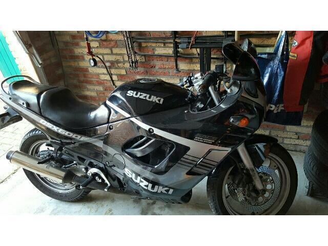 Suzuki GSX 600 f