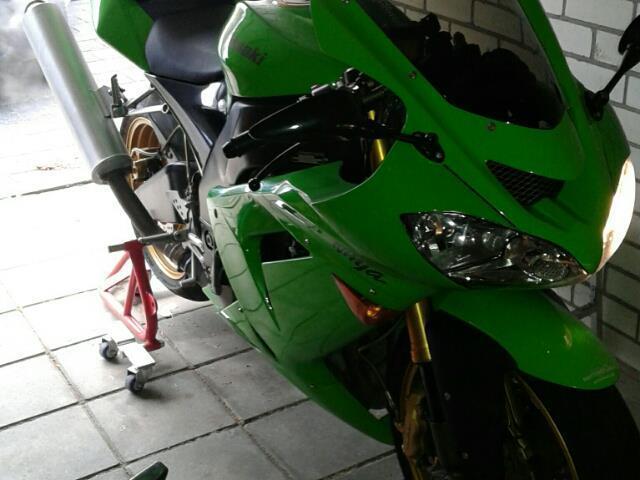 Kawasaki Ninja ZX - 10 R