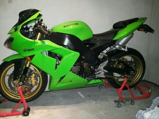 Kawasaki Ninja ZX - 10 R