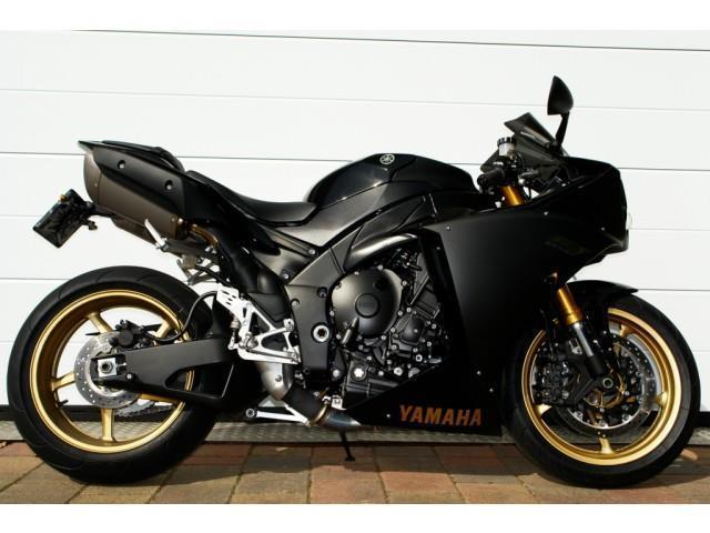 Yamaha YZF - R 1 BLACK EDITION CROSSPLANE