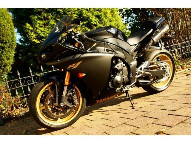 Yamaha YZF - R 1 BLACK EDITION CROSSPLANE