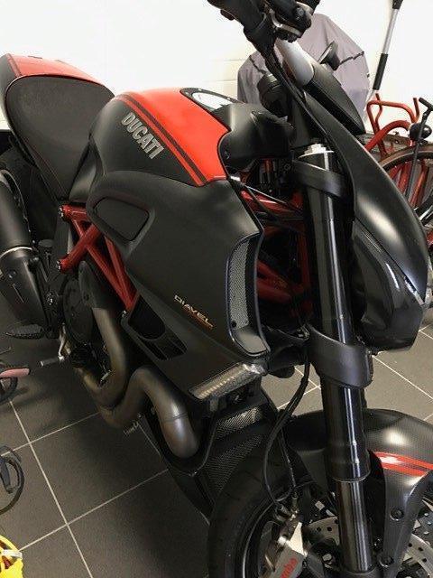 Ducati Diavel Carbon ABS