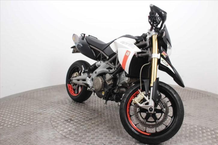 Aprilia Dorsoduro 750 (bj 2010)