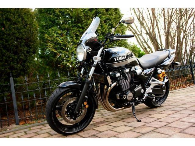 Yamaha XJR 1300 SP MIDNIGHT BLACK SPECIAL