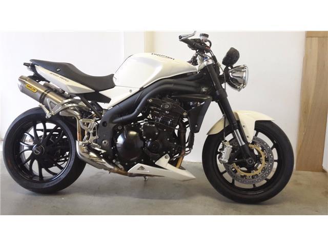 Triumph Speed Triple 1050 Arrows