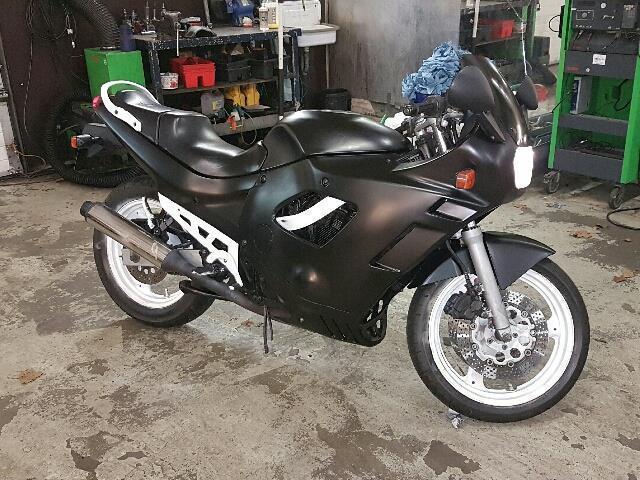 Suzuki GSX 600 f