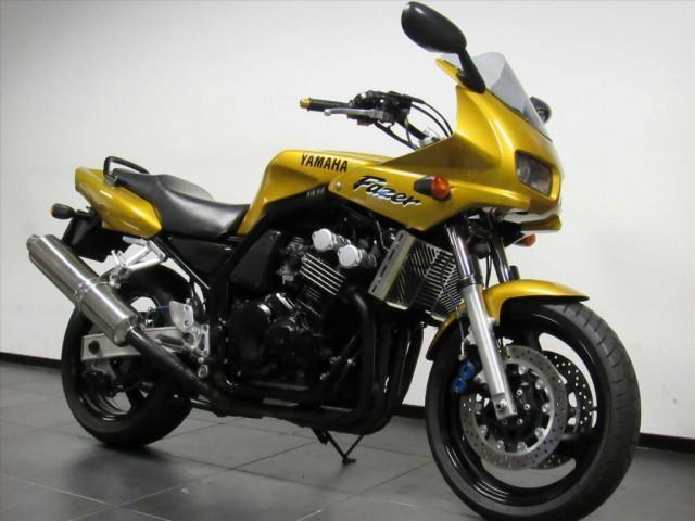 Yamaha FZS 600 Fazer