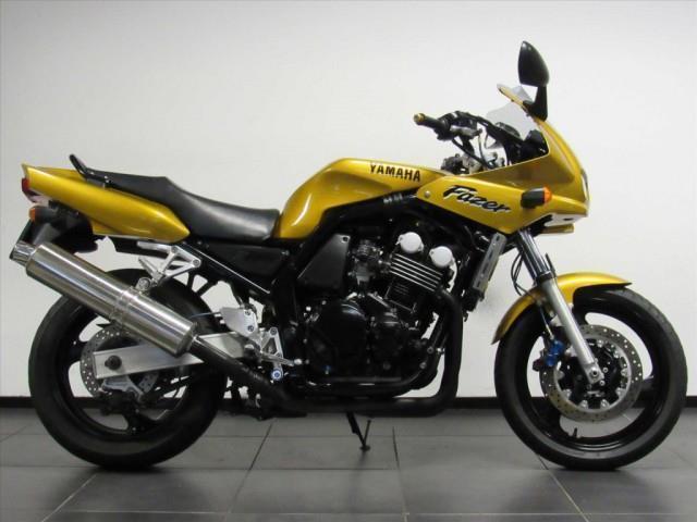 Yamaha FZS 600 Fazer