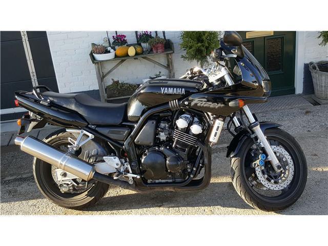 Yamaha FZS 600