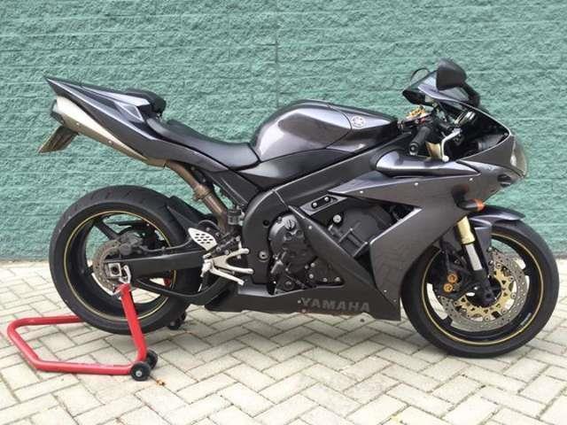 Yamaha YZF - R 1