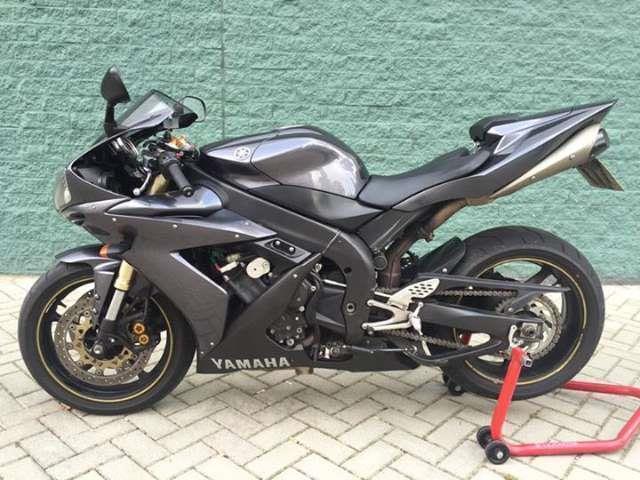 Yamaha YZF - R 1