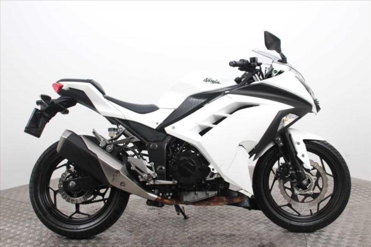 Kawasaki Ninja 300 ABS (bj 2015)