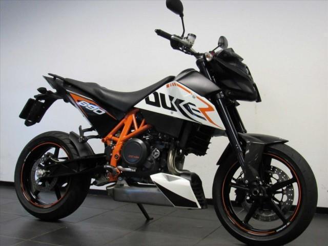 KTM 690 Duke r