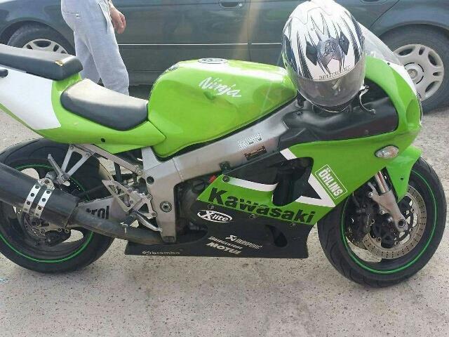 Kawasaki Ninja ZX - 7 R