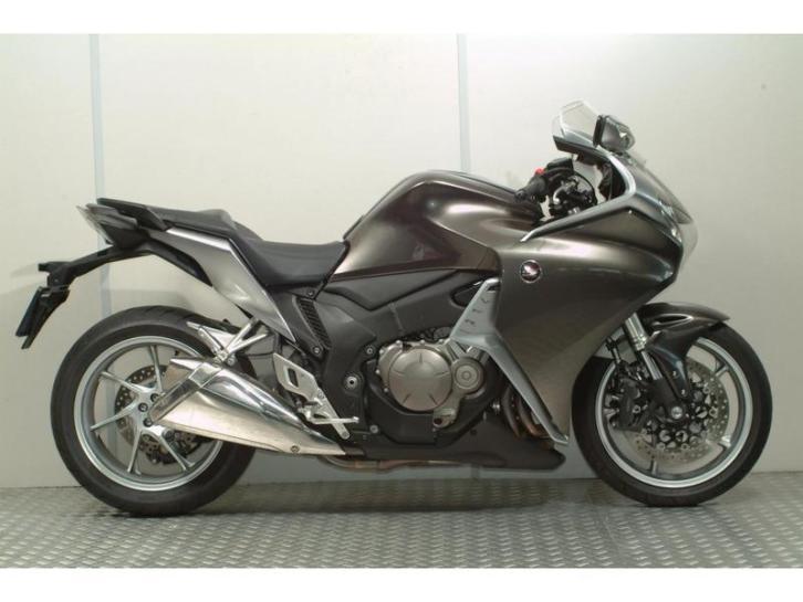 HONDA VFR 1200 F C-ABS, 1e einaar !