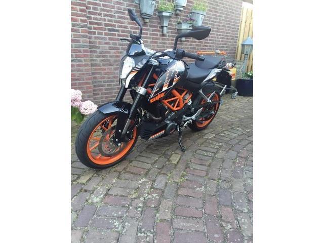 KTM 390 Duke