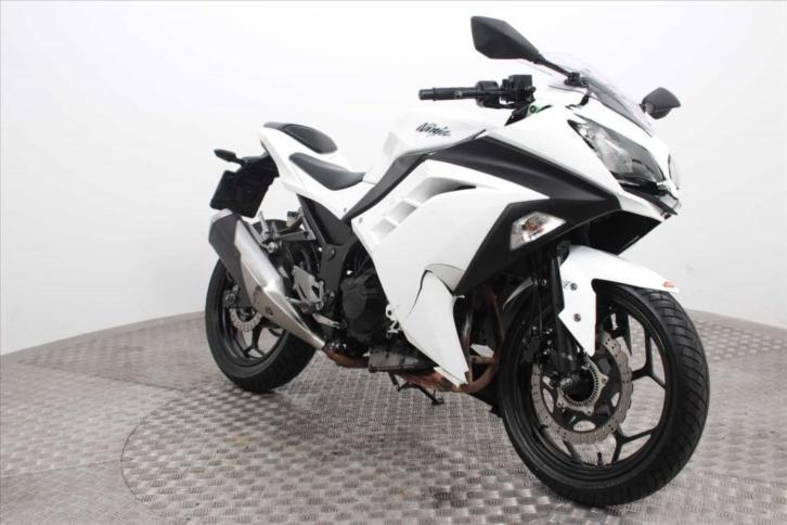 Kawasaki Ninja 300 ABS (bj 2015)