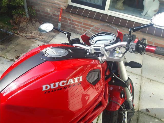 Ducati Monster 796