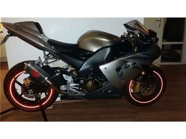 Kawasaki Ninja ZX - 10 R