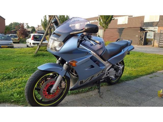 Honda VFR 750