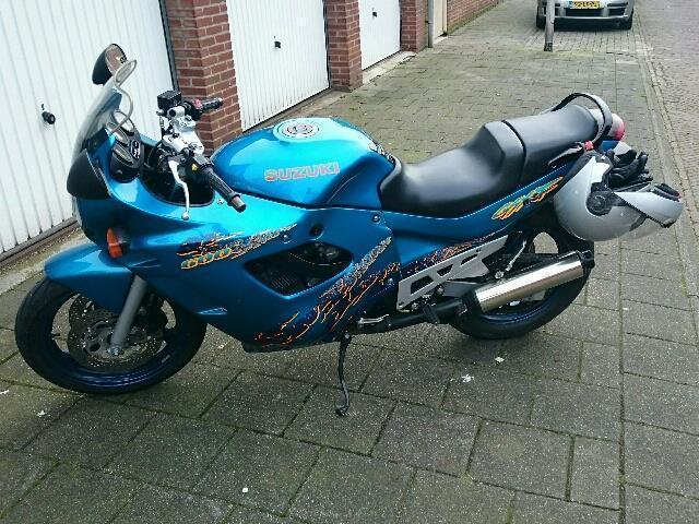 Suzuki GSX 600 F