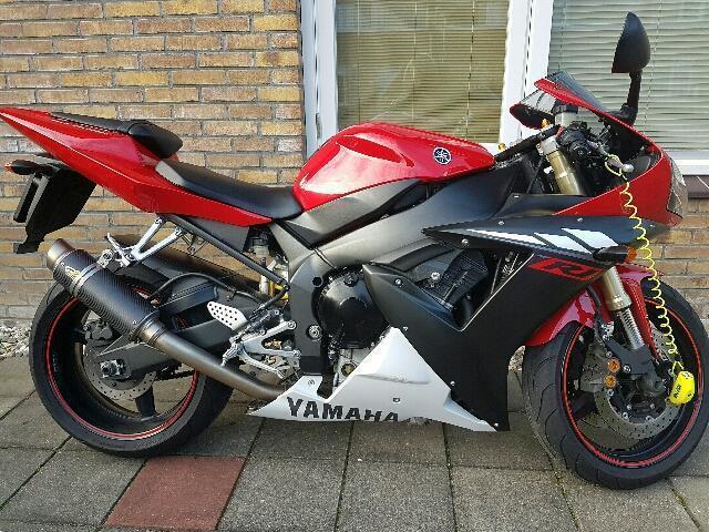 Yamaha YZF - R 1