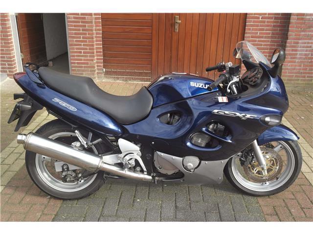 Suzuki GSX 750