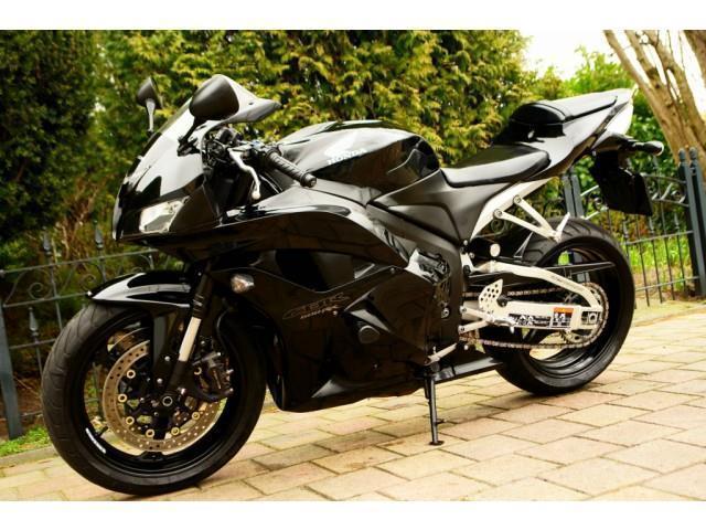 Honda CBR 600 RR BLACK EDITION