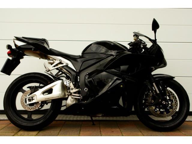 Honda CBR 600 RR BLACK EDITION