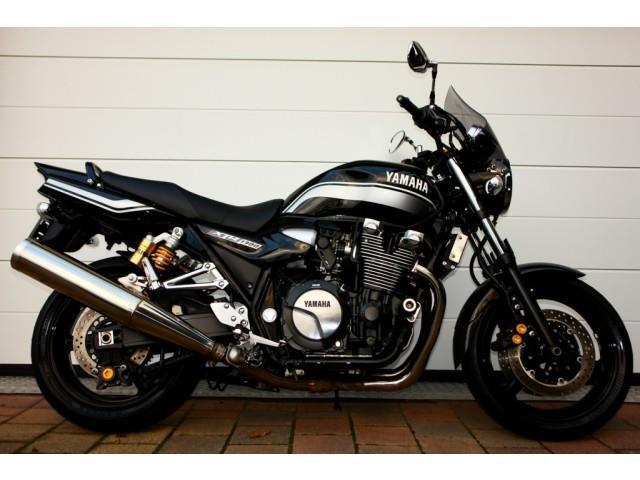 Yamaha XJR 1300 SP MIDNIGHT BLACK SPECIAL