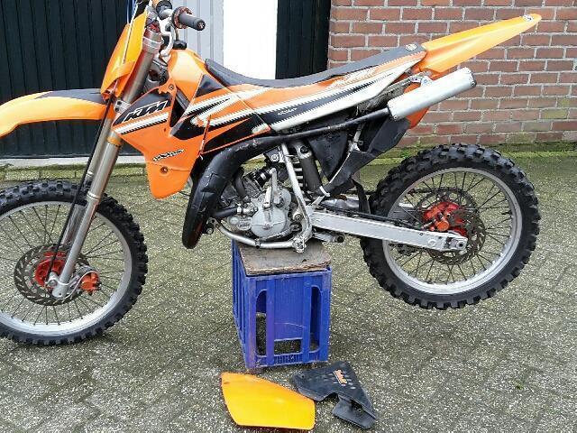 KTM 125 SX met wat werk. loopt goed