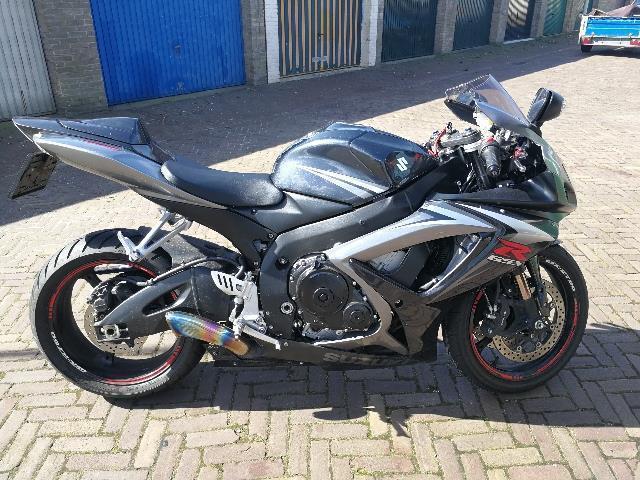 Suzuki GSX-R 750