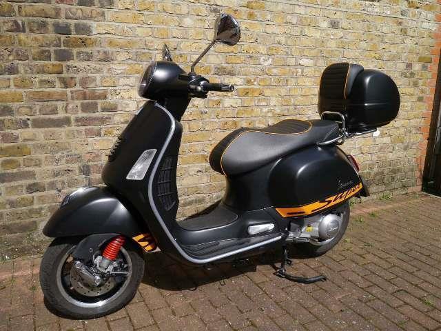 Piaggio GTS 300