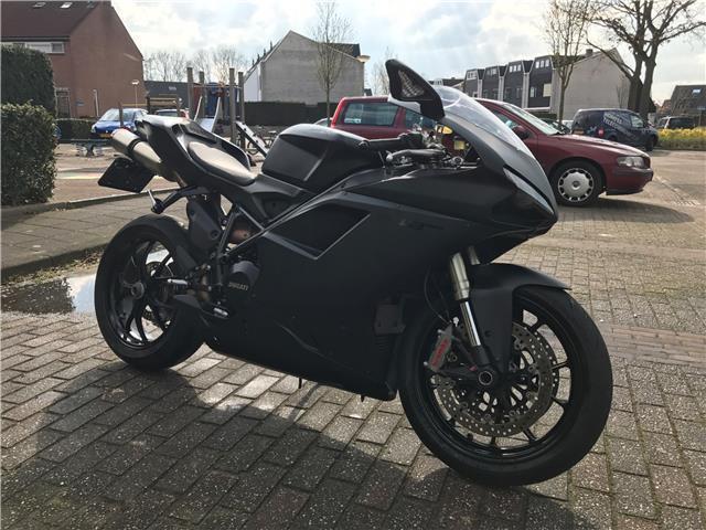 Ducati 848 EVO - Dark Stealth - Uniek! - 6.600km