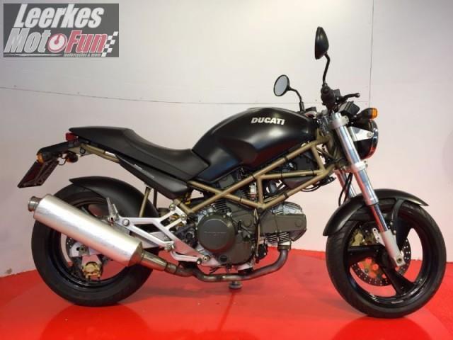Ducati Monster 600 zwart