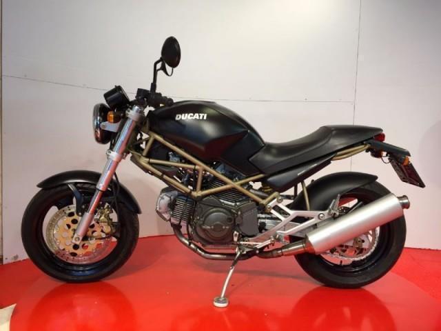 Ducati Monster 600 zwart