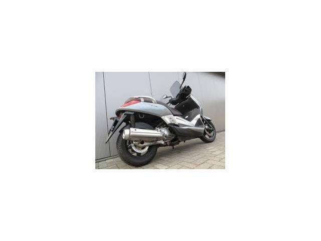 Yamaha X-Max 250