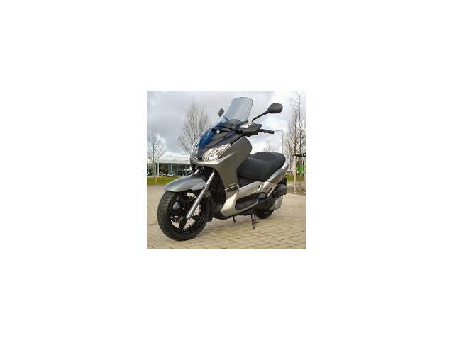 Yamaha X-Max 250