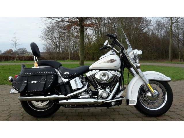 Harley-Davidson Heritage Softail FLSTC Classic
