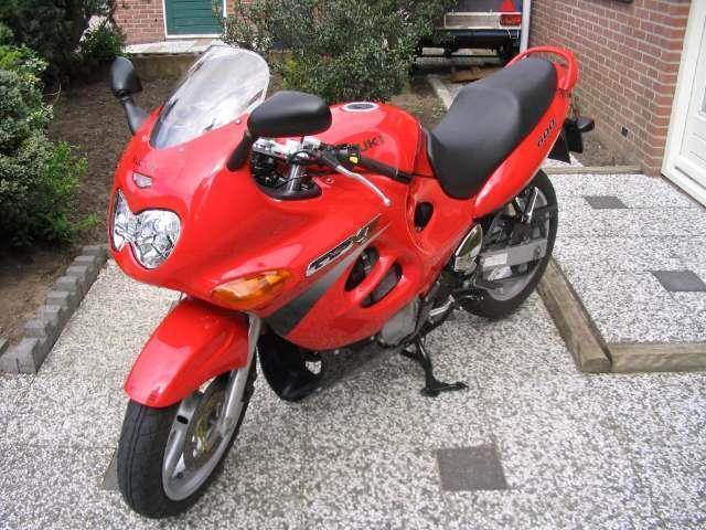 Suzuki GSX 600 F