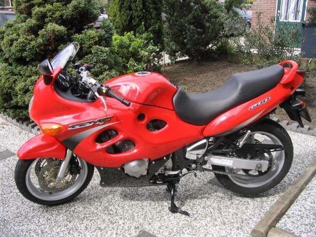 Suzuki GSX 600 F