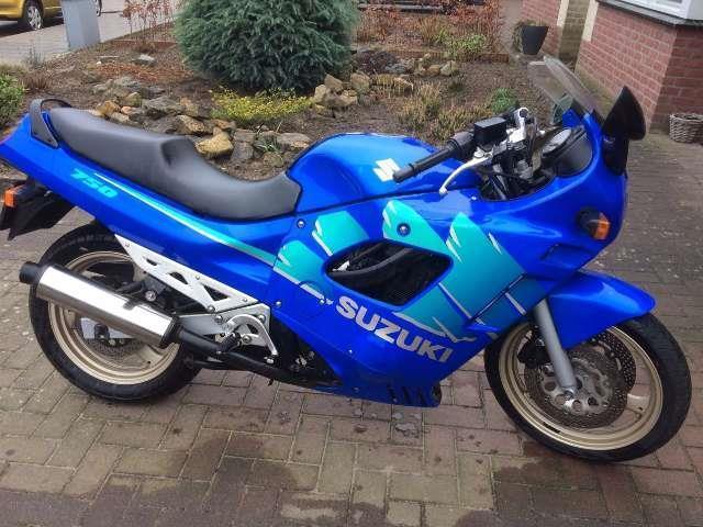 Suzuki GSX 750