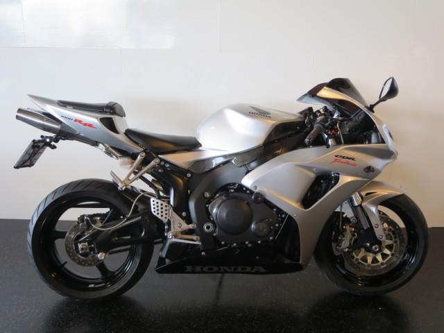 Honda CBR 1000 RR FIREBLADE CBR1000RR