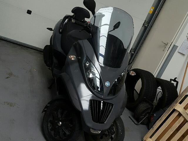 Piaggio MP3 300 Nardo Grey! Maar 9723km! Autorijbewijs
