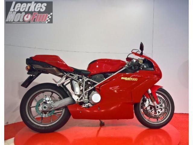 Ducati 999 biposto rood (2002)